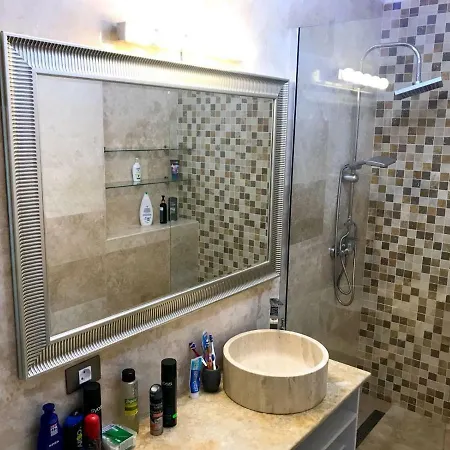 Apartment Alezzi Alex