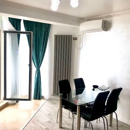 Alezzi Alex Apartment